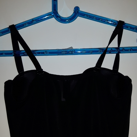 Marilyn Monroe under dress shapewear - Picture 6 of 14